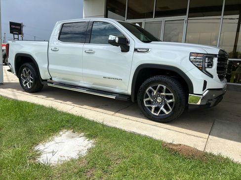 Used 2026 GMC Sierra 1500 SLT AWD/4WD image 2
