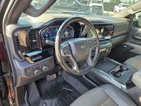 Used 2024 Chevrolet Silverado 2500 ZR2 w/ Technology Package AWD/4WD image 14