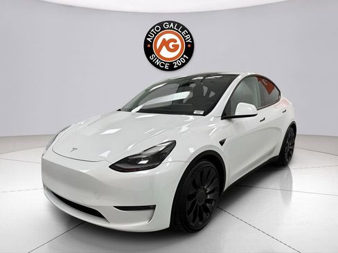 Used 2022 Tesla Model Y Performance AWD/4WD image 3