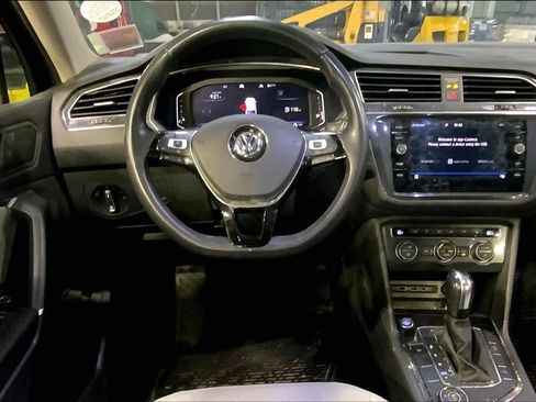 Used 2020 Volkswagen Tiguan SEL image 5