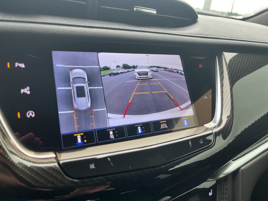 Used 2023 Cadillac XT6 Sport w/ Technology Package AWD/4WD image 20