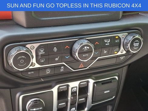 Used 2020 Jeep Gladiator Rubicon w/ LED Lighting Group AWD/4WD image 15
