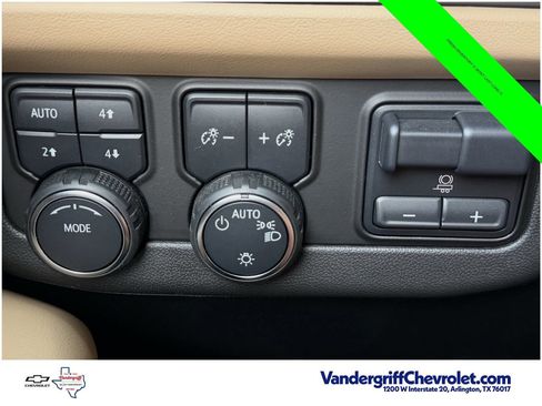 Used 2024 Chevrolet Tahoe Premier w/ Advanced Technology Package AWD/4WD image 17