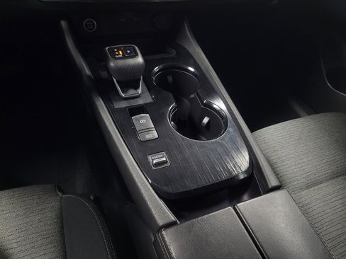 Used 2021 Nissan Rogue S image 26