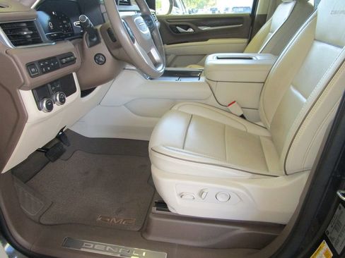 Used 2022 GMC Yukon XL Denali image 20