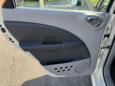 Used 2007 Chrysler PT Cruiser image 17