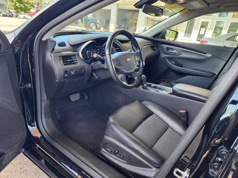 Used 2017 Chevrolet Impala LT FWD image 10