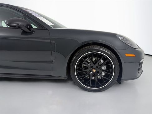 Used 2022 Porsche Panamera Platinum Edition image 26