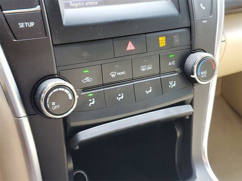 Used 2017 Toyota Camry LE image 27