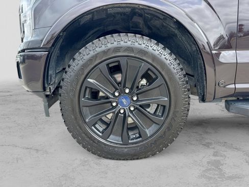 Used 2019 Ford F150 Lariat w/ Equipment Group 502A Luxury AWD/4WD image 17