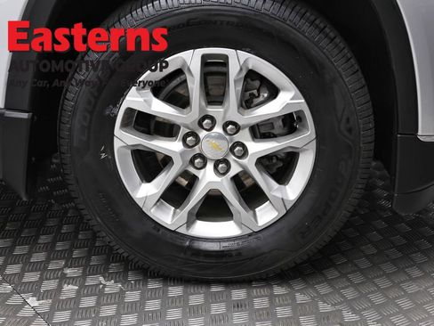 Used 2021 Chevrolet Traverse LT image 31