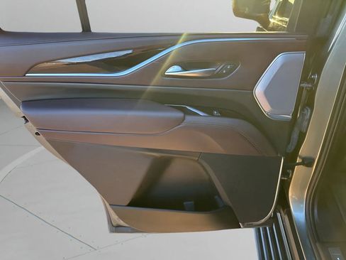 Certified 2023 Cadillac Escalade Sport Platinum w/ LPO, ONYX Package image 16