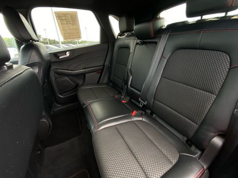 Used 2023 Ford Escape ST-Line AWD/4WD image 9
