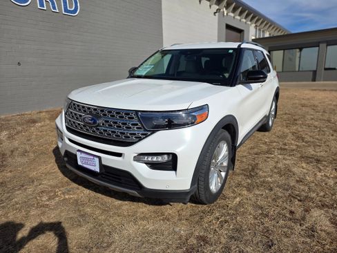 Used 2020 Ford Explorer Limited w/ Class III Trailer Tow Package image 2