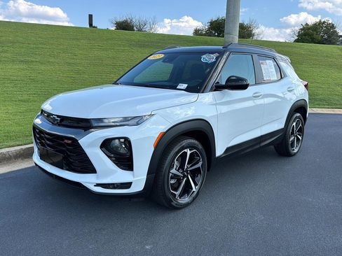 Used 2023 Chevrolet TrailBlazer RS image 2