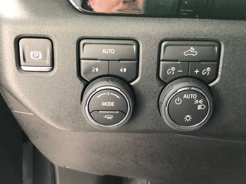 Used 2026 Chevrolet Silverado 1500 LT AWD/4WD image 32
