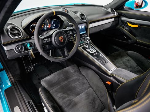 Used 2021 Porsche 718 Cayman GT4 RWD image 8