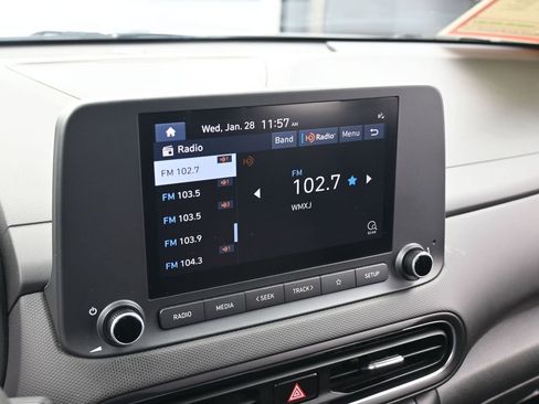 Used 2023 Hyundai Kona SEL image 22