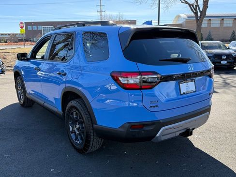 Certified 2025 Honda Pilot TrailSport image 7