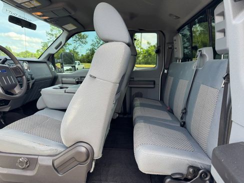 Used 2011 Ford F250 XLT w/ Camper Pkg AWD/4WD image 16
