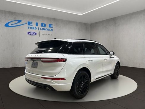 Used 2025 Lincoln Corsair Premiere w/ Equipment Group 101A image 8