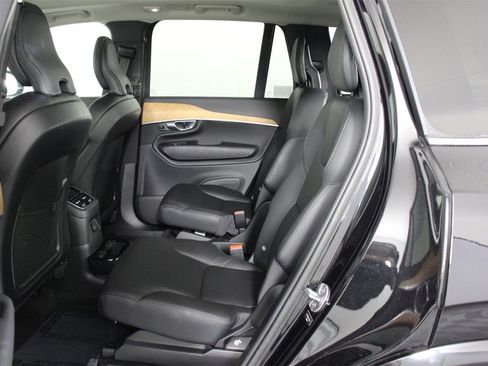 Used 2023 Volvo XC90 T8 Plus w/ Protection Package Premier image 32