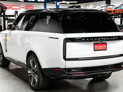 Used 2024 Land Rover Range Rover Autobiography image 6
