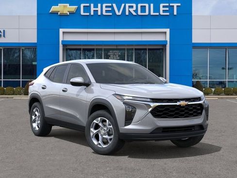 New 2026 Chevrolet Trax LS w/ LS Convenience Package FWD image 7