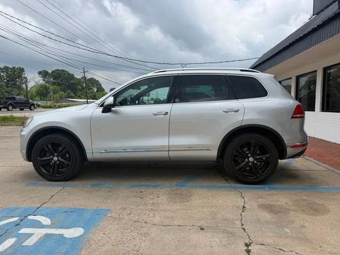 Used 2017 Volkswagen Touareg Wolfsburg Edition AWD/4WD image 5