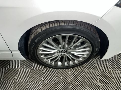 Used 2022 Toyota Avalon Limited w/ Advanced Safety Package image 10