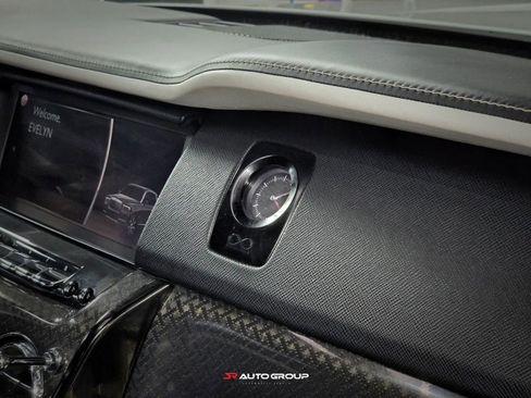 Used 2020 Rolls-Royce Cullinan Black Badge image 19