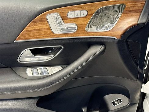 Certified 2025 Mercedes-Benz GLS 450 4MATIC image 18