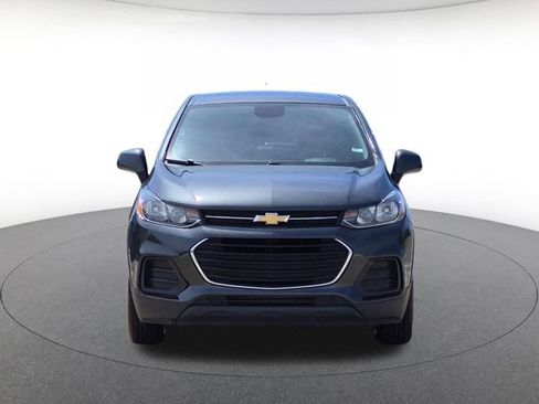 Used 2020 Chevrolet Trax LS w/ Tint and Cruise Package FWD image 2