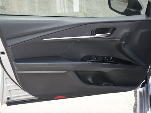Used 2025 Toyota Camry LE FWD image 7