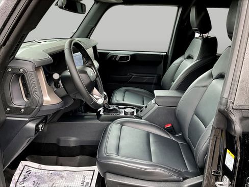 Certified 2025 Ford Bronco Outer Banks AWD/4WD image 8