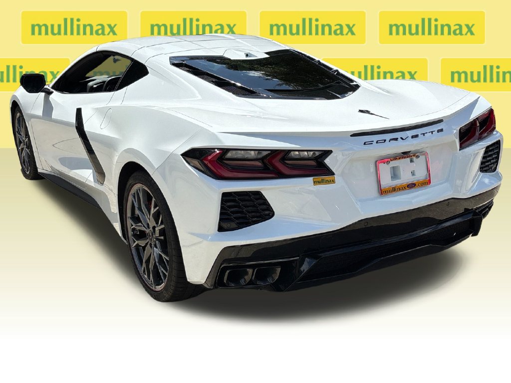 Used 2024 Chevrolet Corvette Stingray Preferred Cpe w/ Body-Color Dual Roof Package RWD image 9