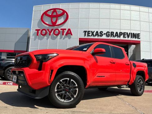 Used 2024 Toyota Tacoma TRD Sport RWD image 2