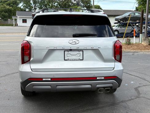 Used 2023 Hyundai Palisade SEL w/ Premium Package AWD/4WD image 4
