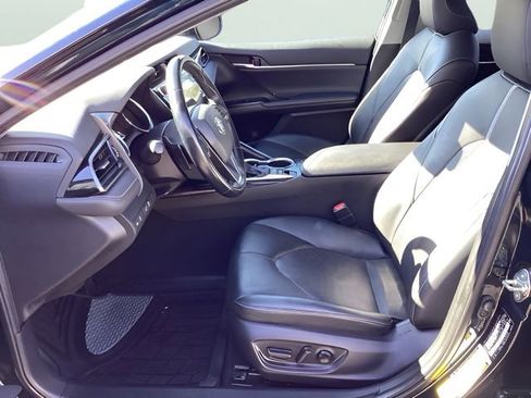 Used 2020 Toyota Camry XSE image 16