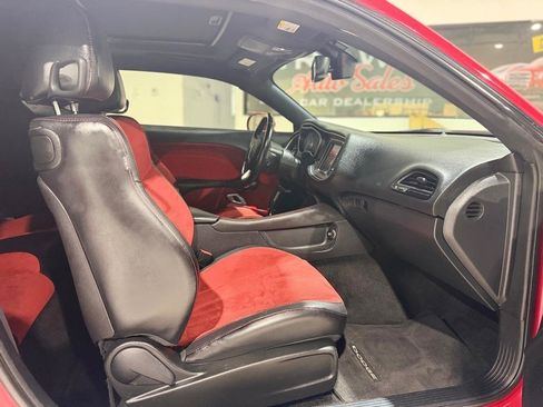 Used 2015 Dodge Challenger R/T Plus RWD image 11
