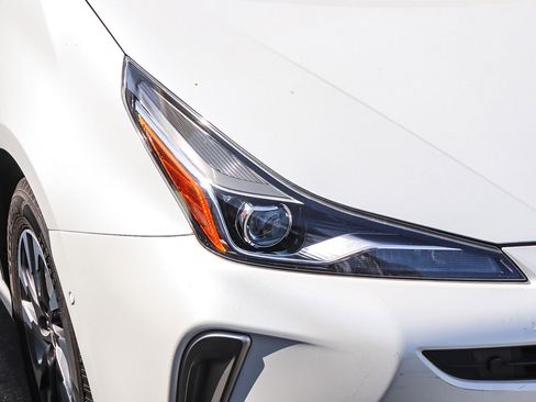 Used 2022 Toyota Prius Limited w/ Premium Convenience Package image 5