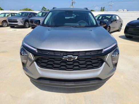 New 2026 Chevrolet Trax LT w/ Midnight Edition FWD image 8