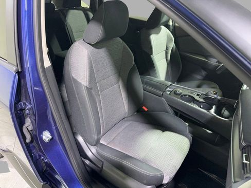 Used 2023 Nissan Rogue SV image 36