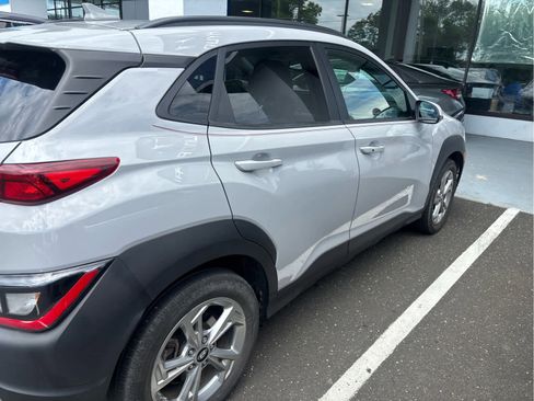 Used 2023 Hyundai Kona SEL AWD/4WD image 3