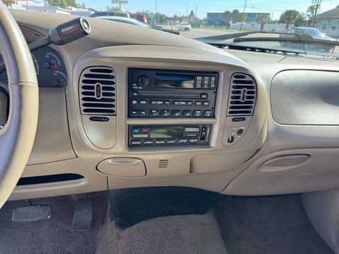 Used 2002 Ford F150 Lariat image 13