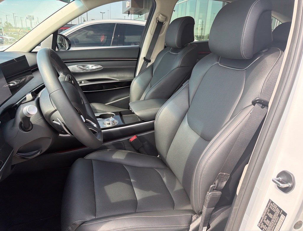 Used 2026 Genesis GV70 2.5T AWD/4WD image 5