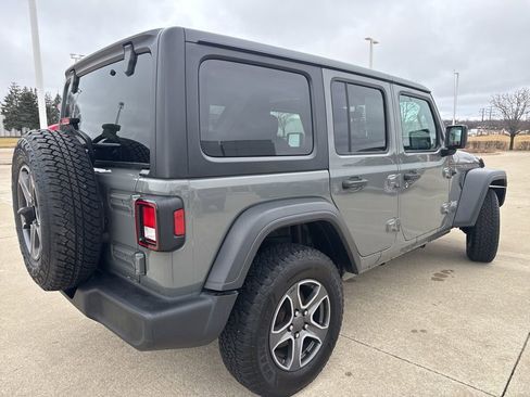 Used 2018 Jeep Wrangler Unlimited Sport S image 3
