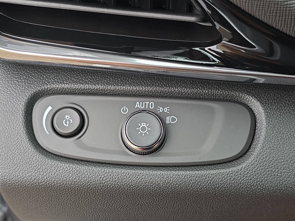 New 2026 Buick Envista Sport Touring w/ Convenience I Package FWD image 27