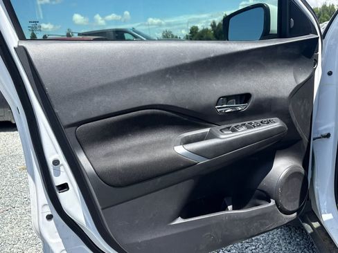 Used 2023 Nissan Kicks SV FWD image 15