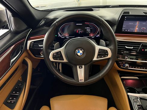 Used 2020 BMW M550i xDrive w/ Executive Package image 17